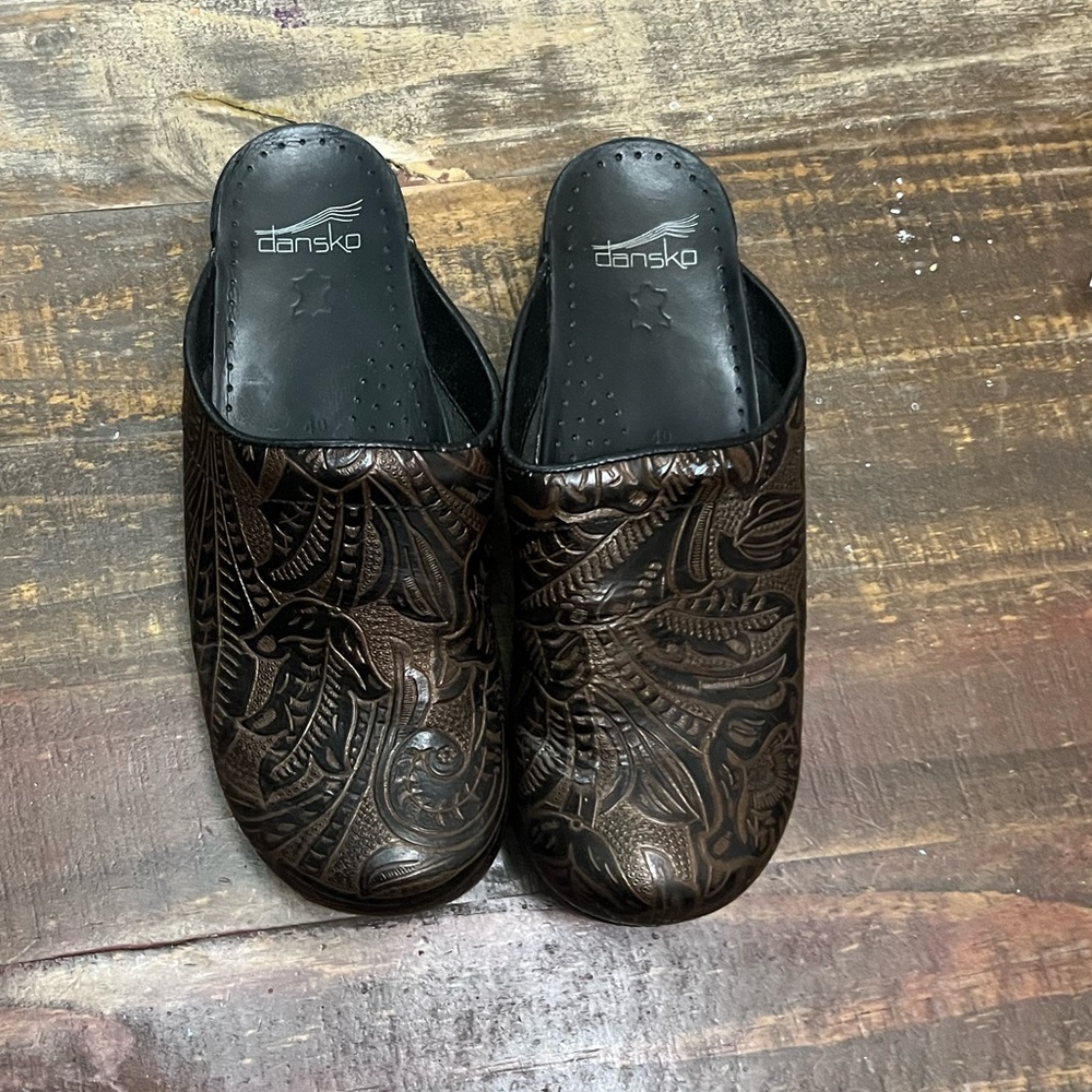 Dansko Slids Women’s size 40.